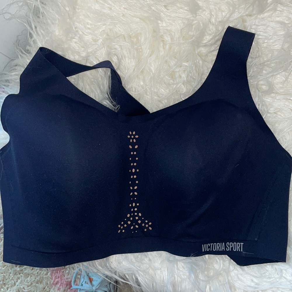 Victoria High Impact Sports Bra